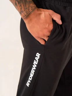 Emerge Track Pant