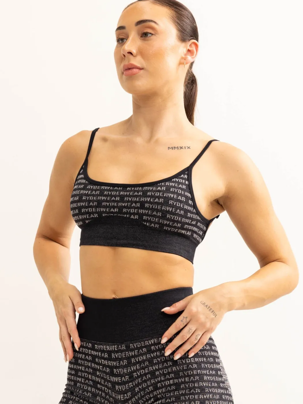 Logo Lux Seamless Sports Bra