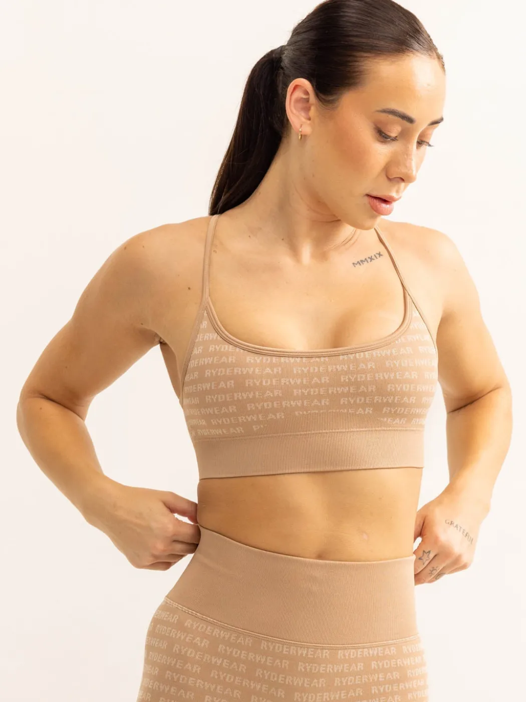 Logo Lux Seamless Sports Bra