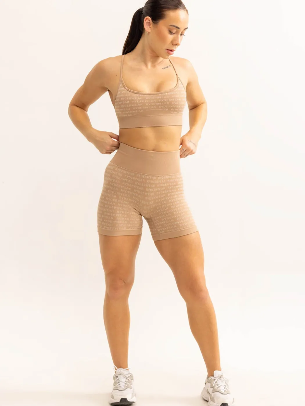 Logo Lux Seamless Sports Bra