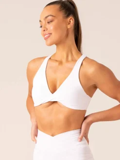 Momentum Twist Sports Bra