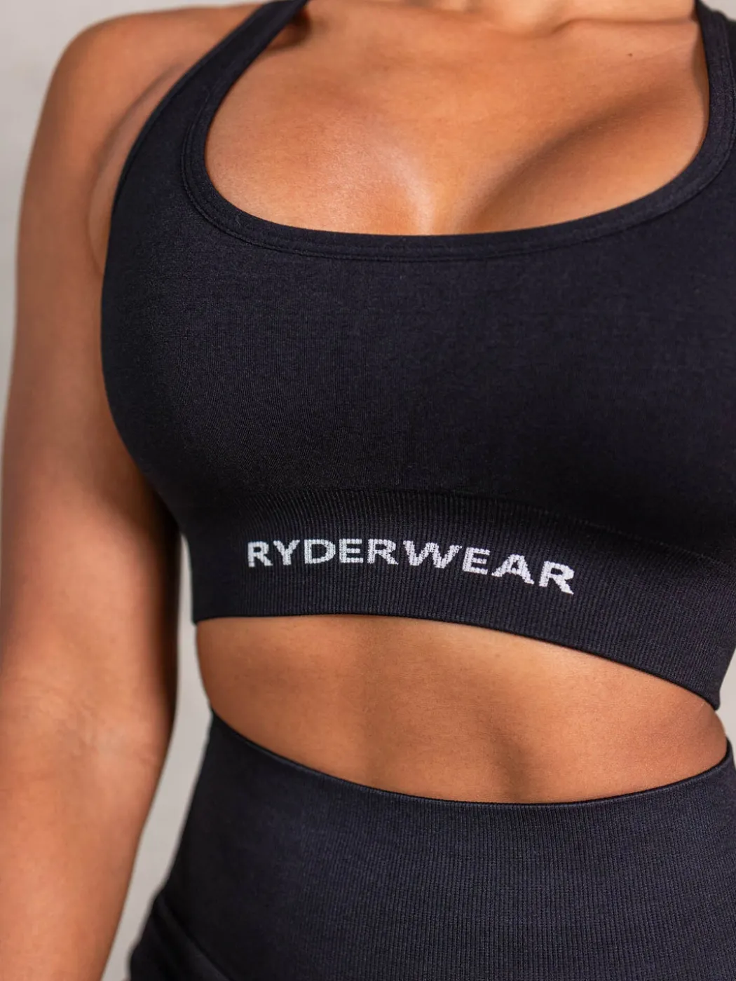NRG Seamless Scoop Neck Sports Bra